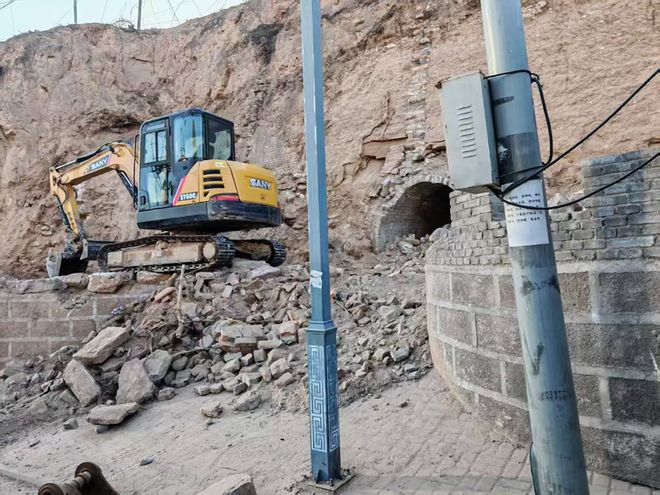 百家樂：影子調查丨山西中陽殘存明代城牆遭“拆舊建新”，牆甎被按廢物丟棄