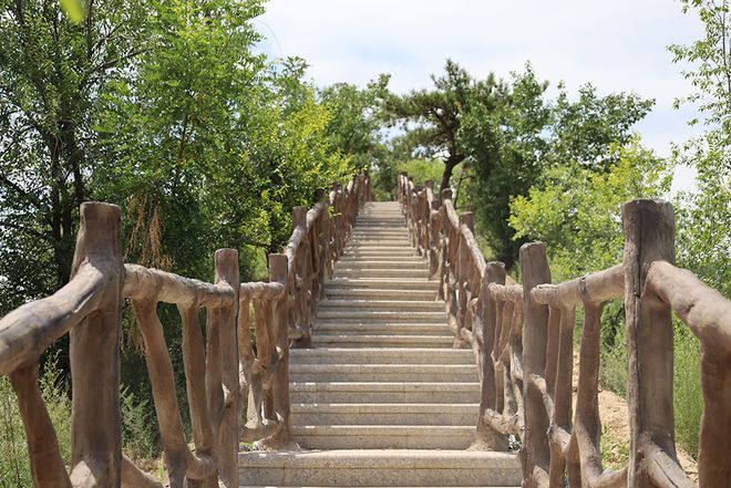 百家樂：影子調查丨山西中陽殘存明代城牆遭“拆舊建新”，牆甎被按廢物丟棄